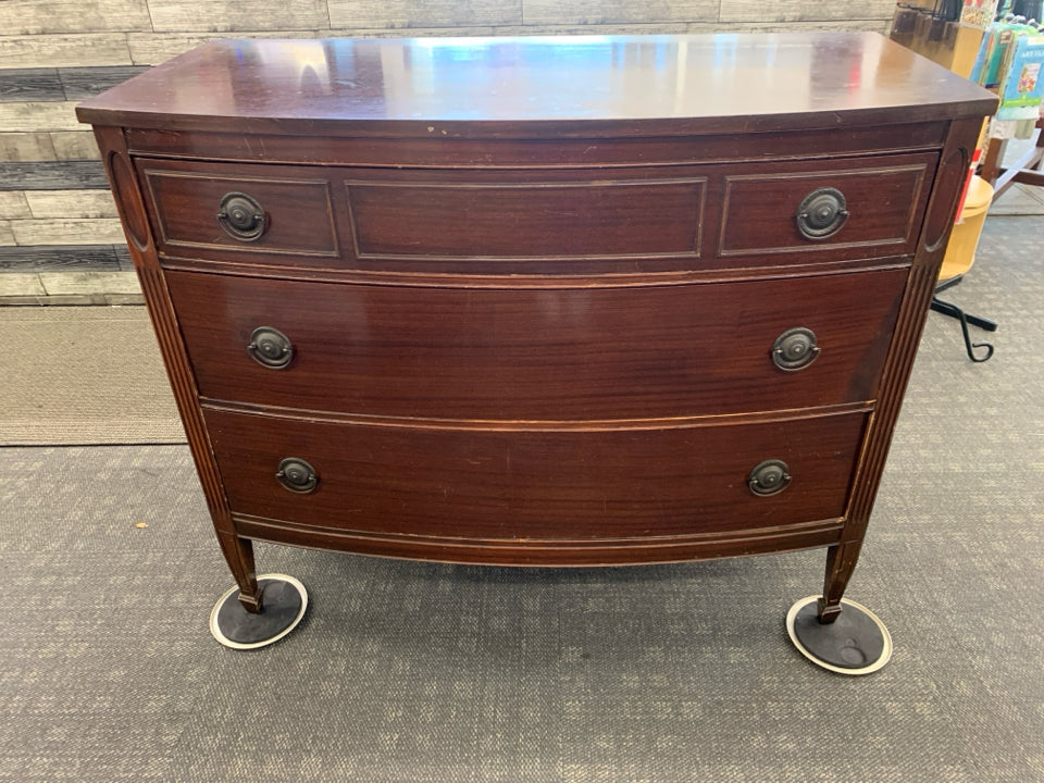 VTG ROUND BOW FRONT 3 DRAWER DRESSER.