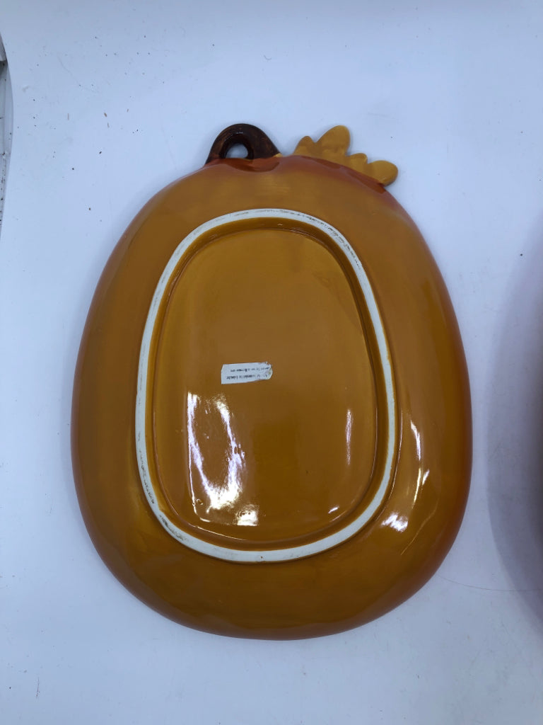 2 PUMPKIN SERVING PLATES.