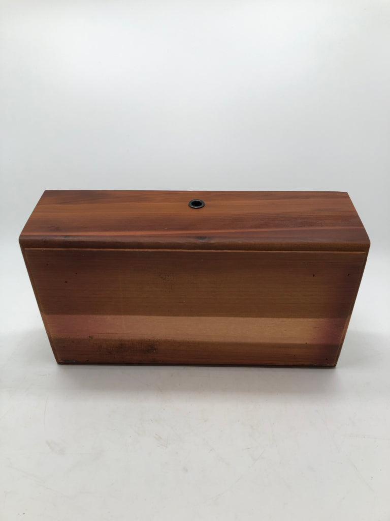 LANE MINI CEDAR CHEST- GARIEPY.