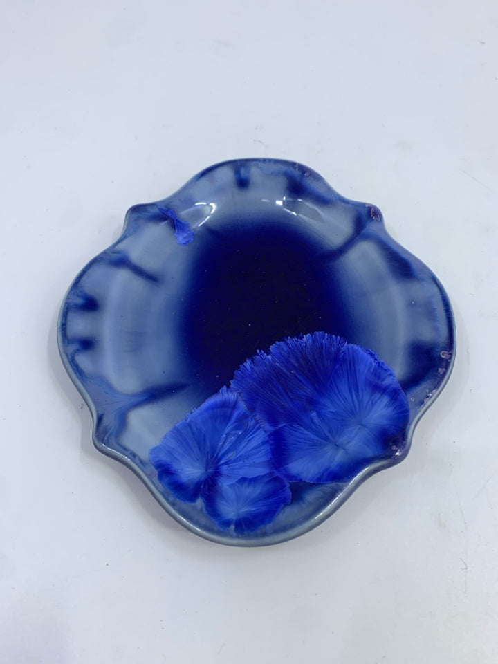 EDGECOMB POTTERS BLUE DISH.