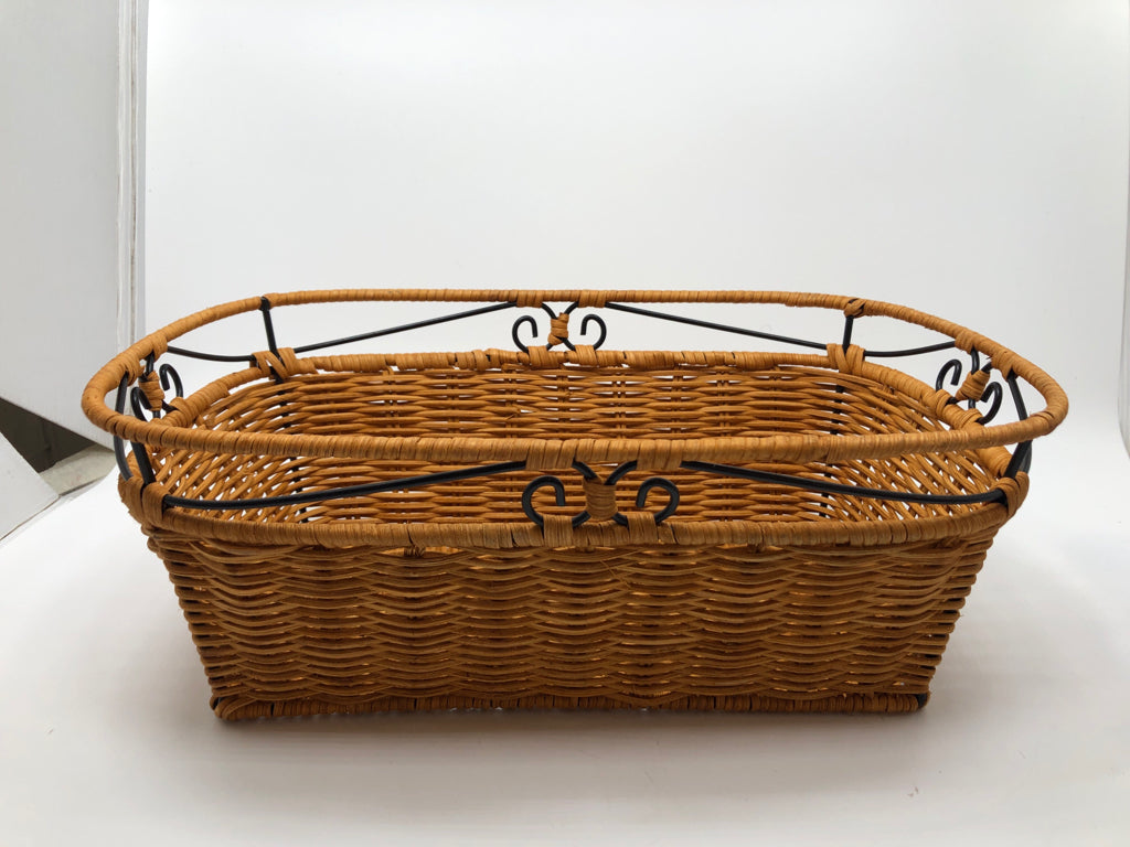 BROWN & METAL WICKER BASKET.