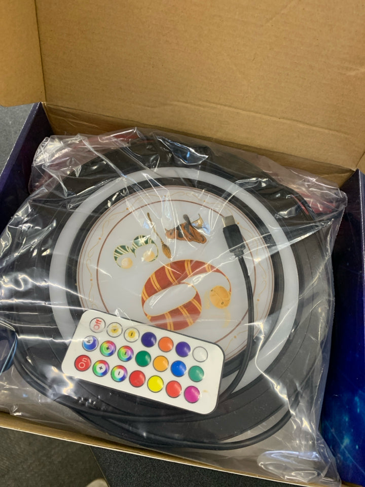 NIB 9 3/4 MAGIC WALL LAMP LOTALOT.