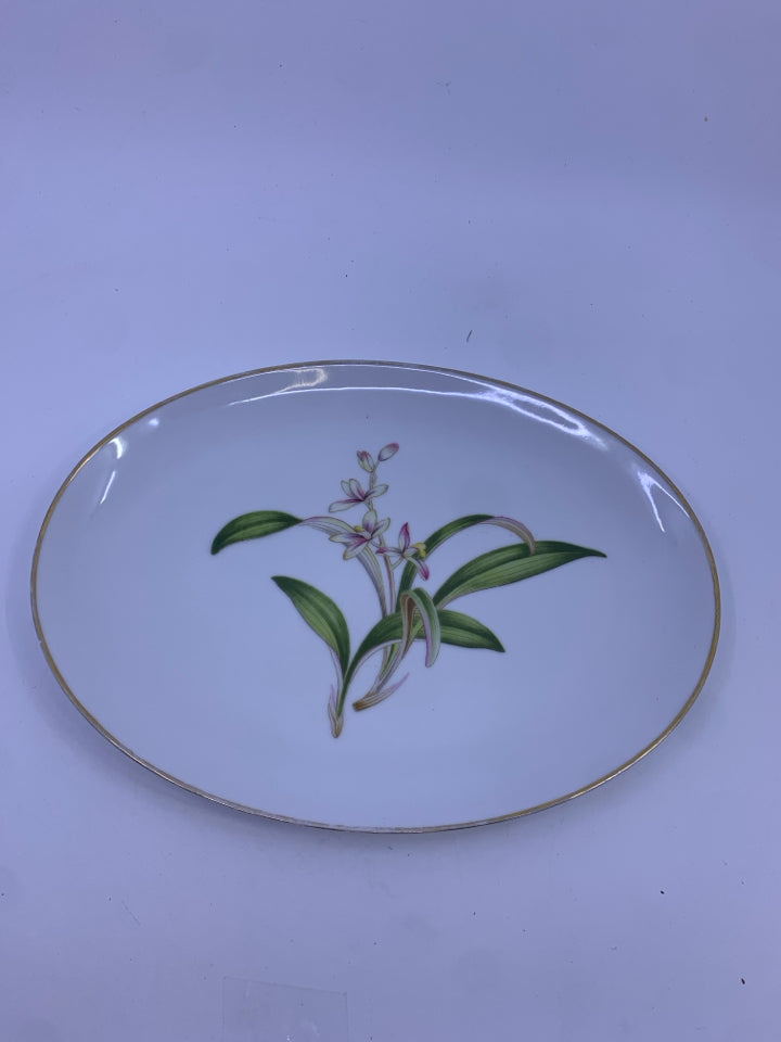 OVAL WHITE PLATTER W/ FLOWER LILLY GOLD RIM.