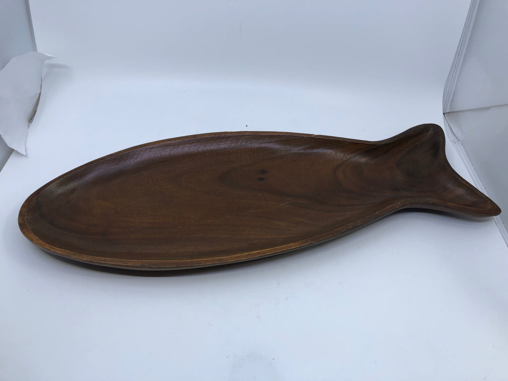 ACACIA WOOD SHAPED FISH TRAY WILLIAM-SONOMA.