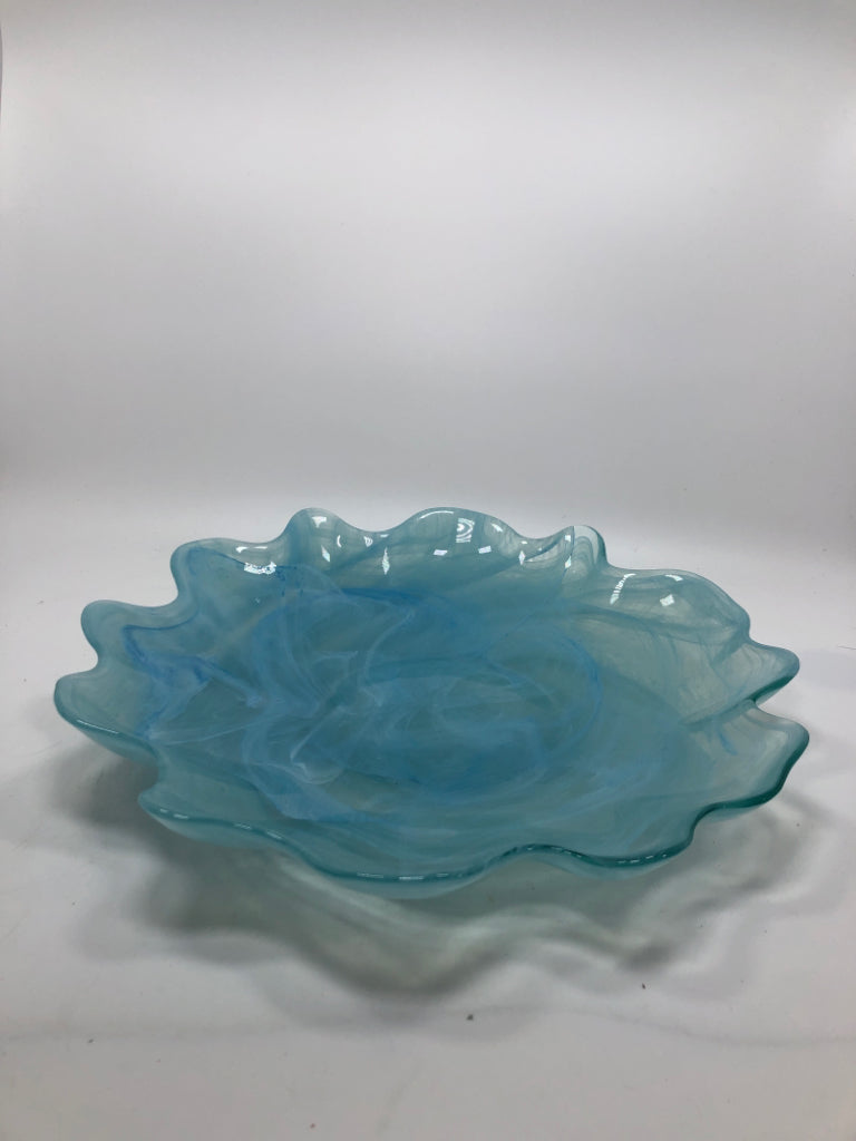 BLUE/WHITE CENTERPIECE BOWL.