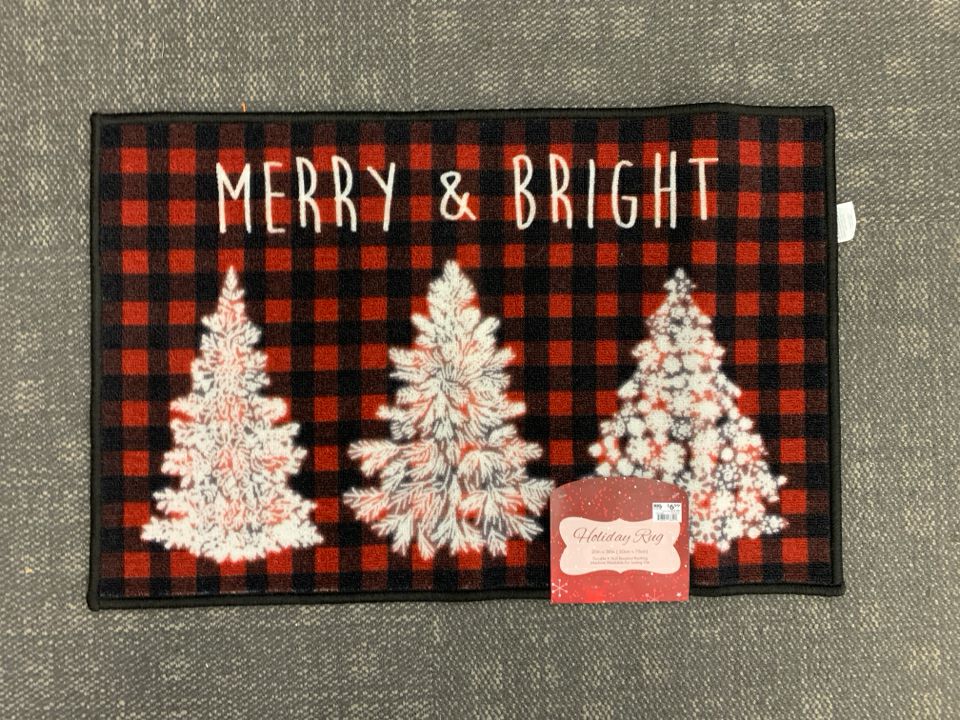 MERRY & BRIGHT CHRISTMAS RUG.