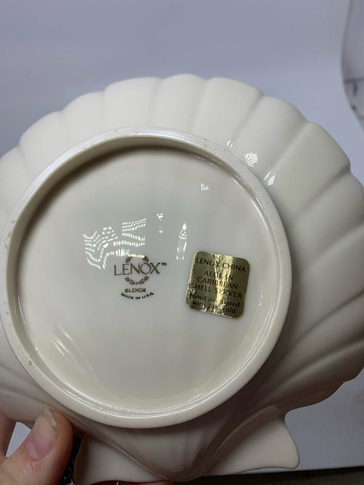 SCALLOP SEA SHELL PORCELAIN TRINKET DISH.