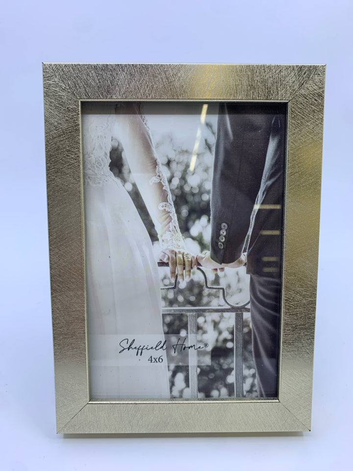 SILVER PHOTO FRAME.