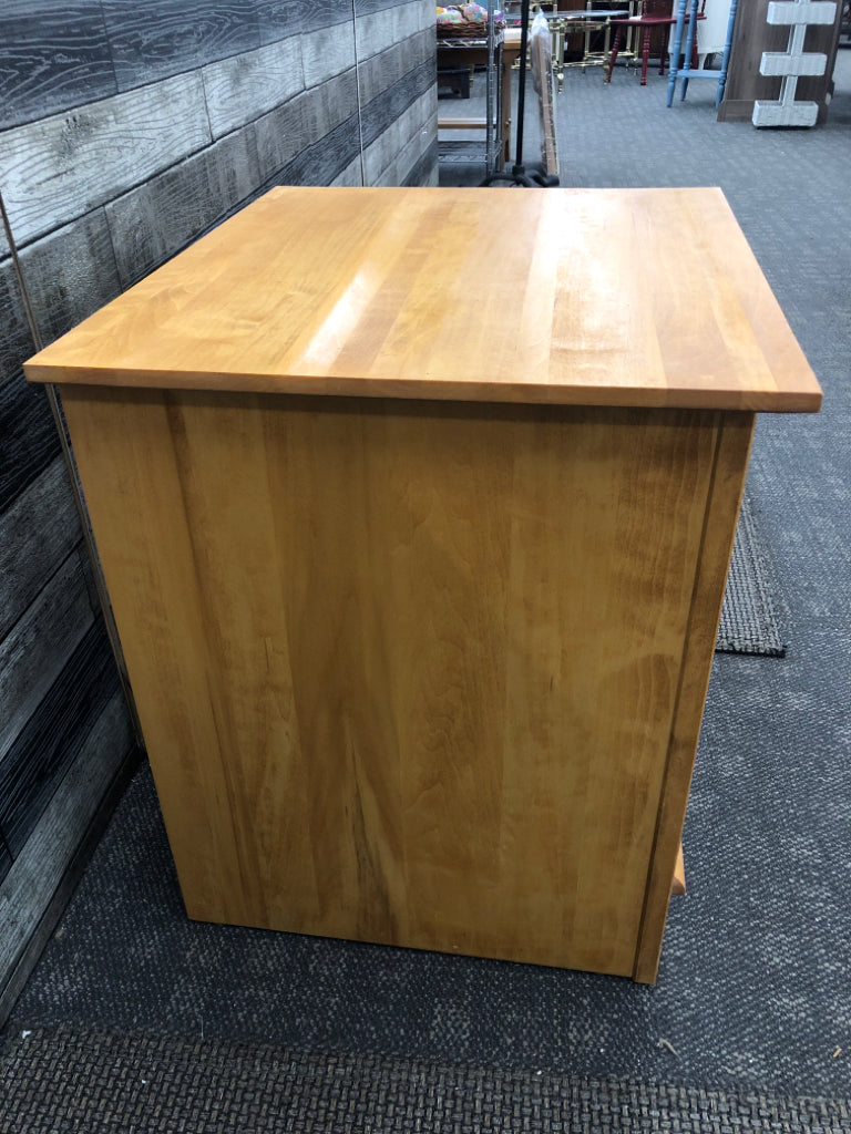 SOLID WOOD 2 DRAWER NIGHTSTAND.