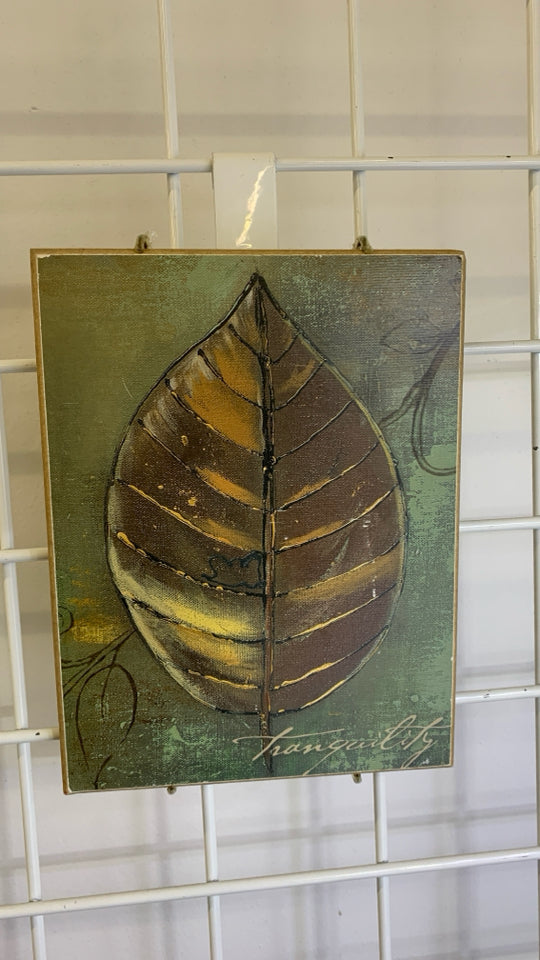 TRANQUILITY LEAF WOOD WALL DECOR.