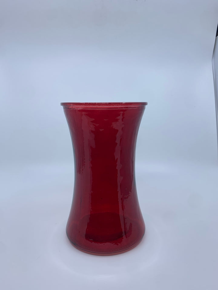 RED FLARED GLASS VASE.