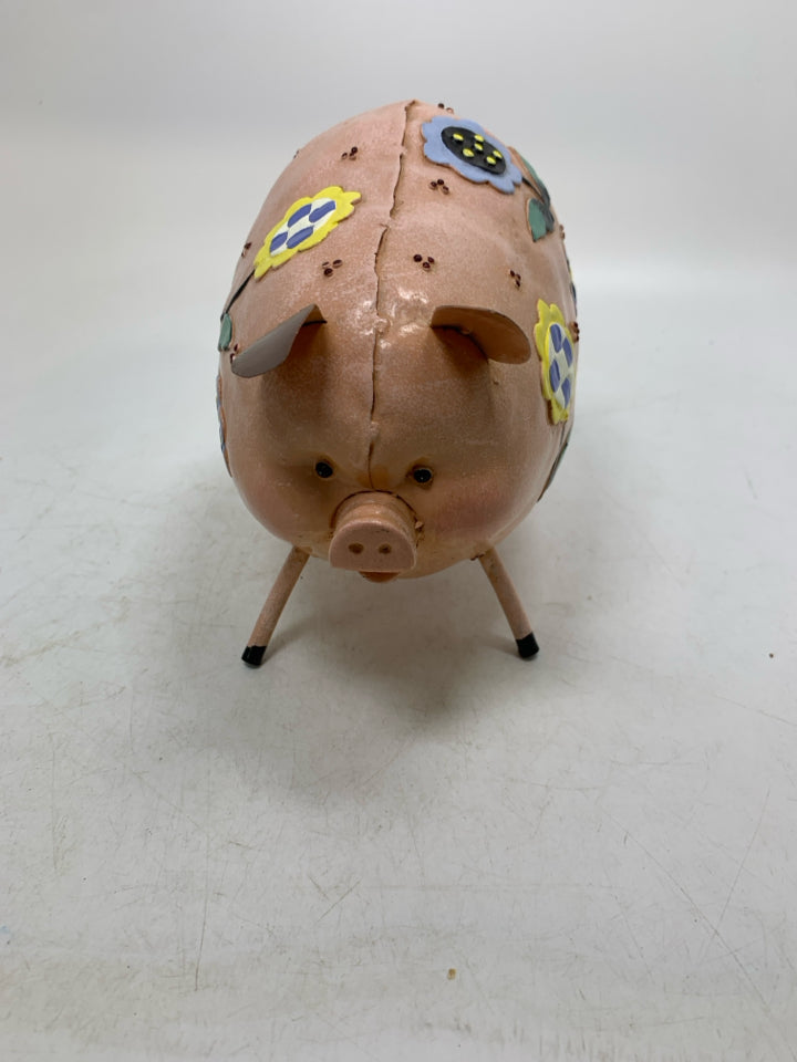 RESIN PIG W/ METAL ACCENTS.