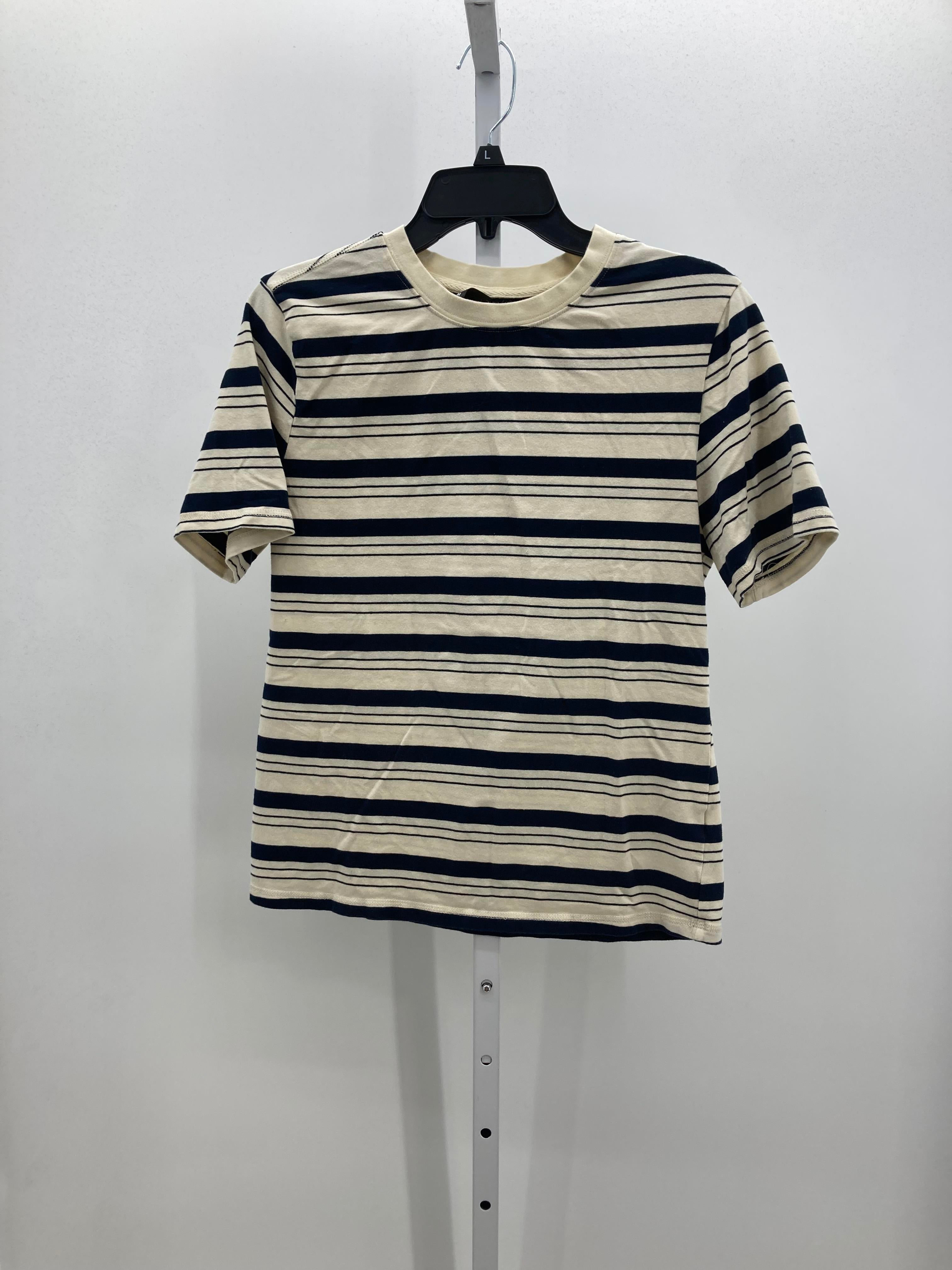 Size Medium Misses Short Sleeve Shirt