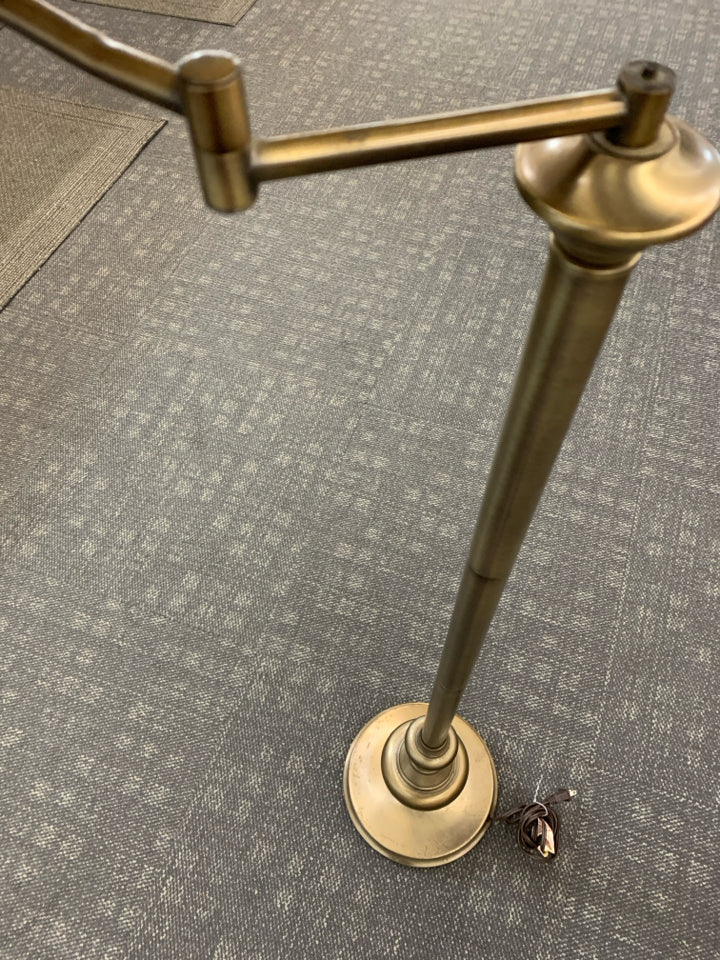 BRASS FLOOR LAMP W/ADJUSTABLE SWING LIGHT.