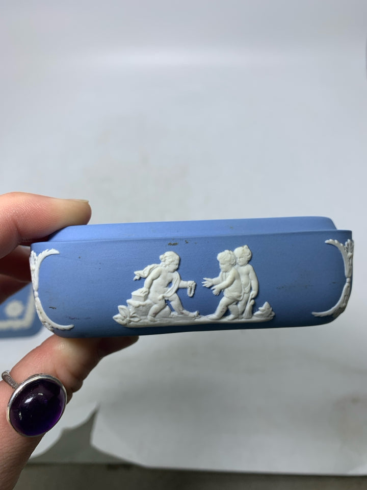 VTG SQUARE BLUE JASPERWARE COVERED TRINKET BOX.