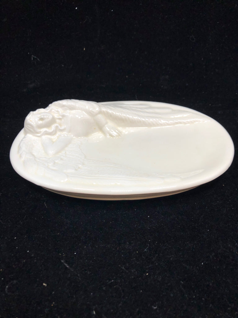 EMBOSSED ANGEL SOAP DISH.