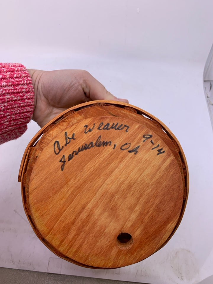 SMALL BLUE RED WOVEN LAZY SUSAN BASKET 3.