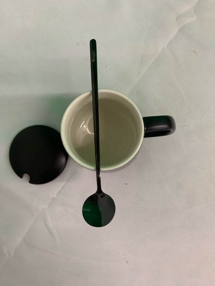 BLACK MATTE MUG W LID AND SPOON.
