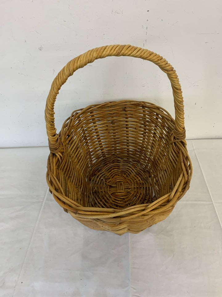 LARGE BLONDE NICELY MADE STICK BASKET W/ HANDLE.