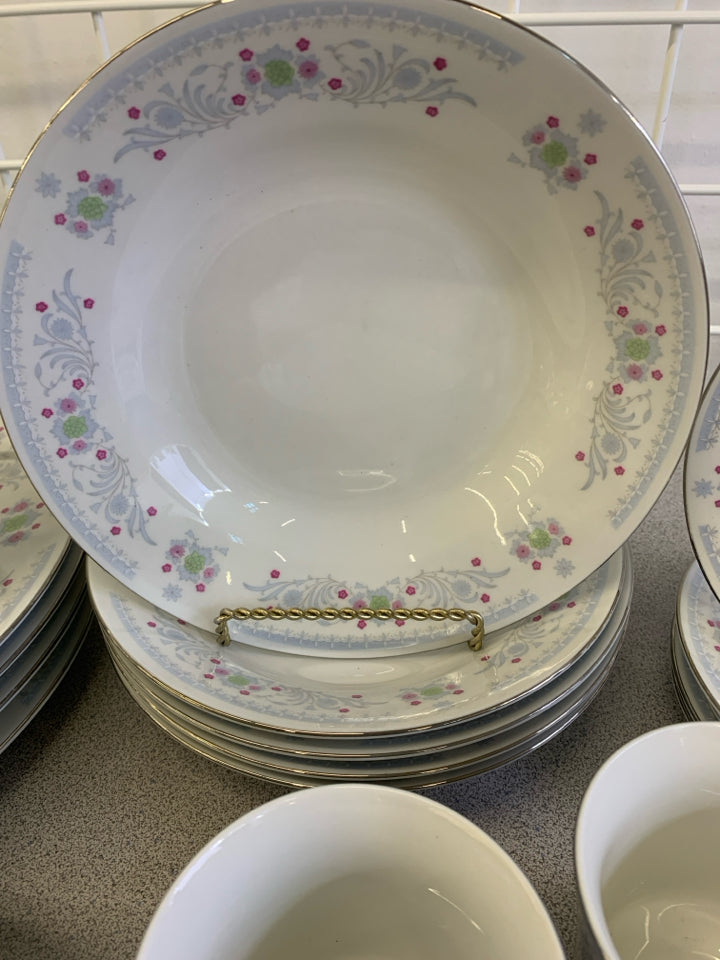 25 PC "SERENADE" LIGHT BLUE PINK FLOWERS PLATINUM TRIM DINNER SET.