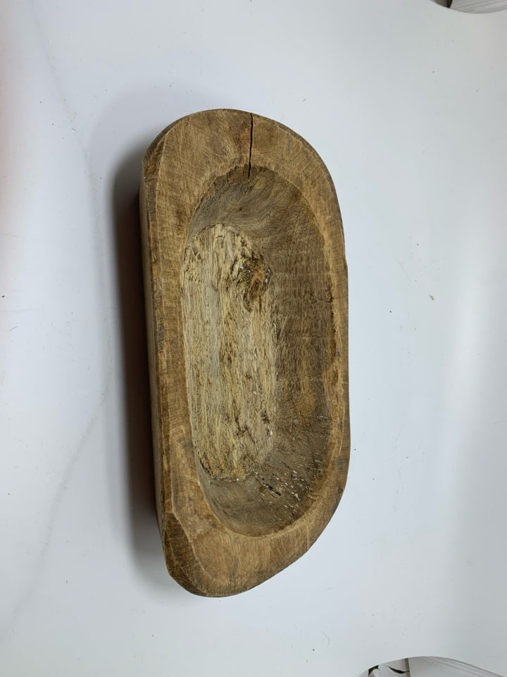 RUSTIC OVAL WOOD BOWL.