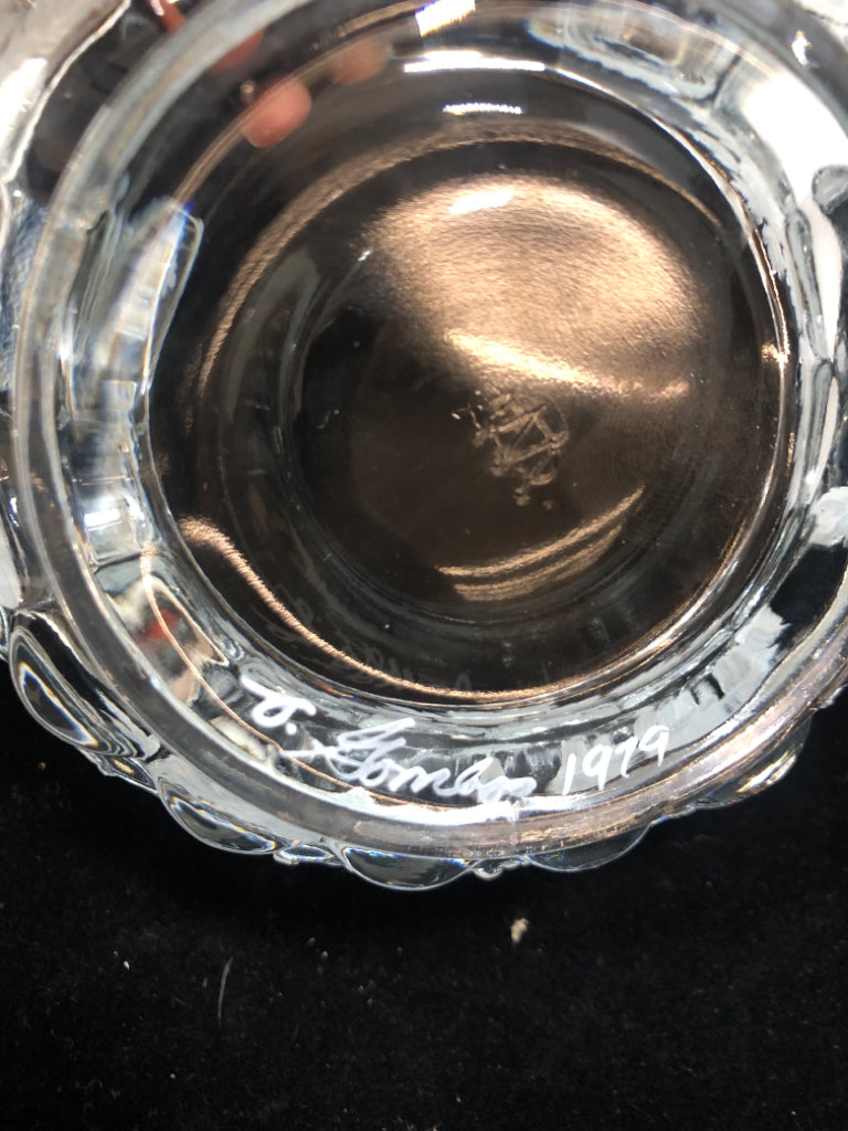 GLASS CANDY DISH W/FROSTED ETCHED GRAPES AND LID.