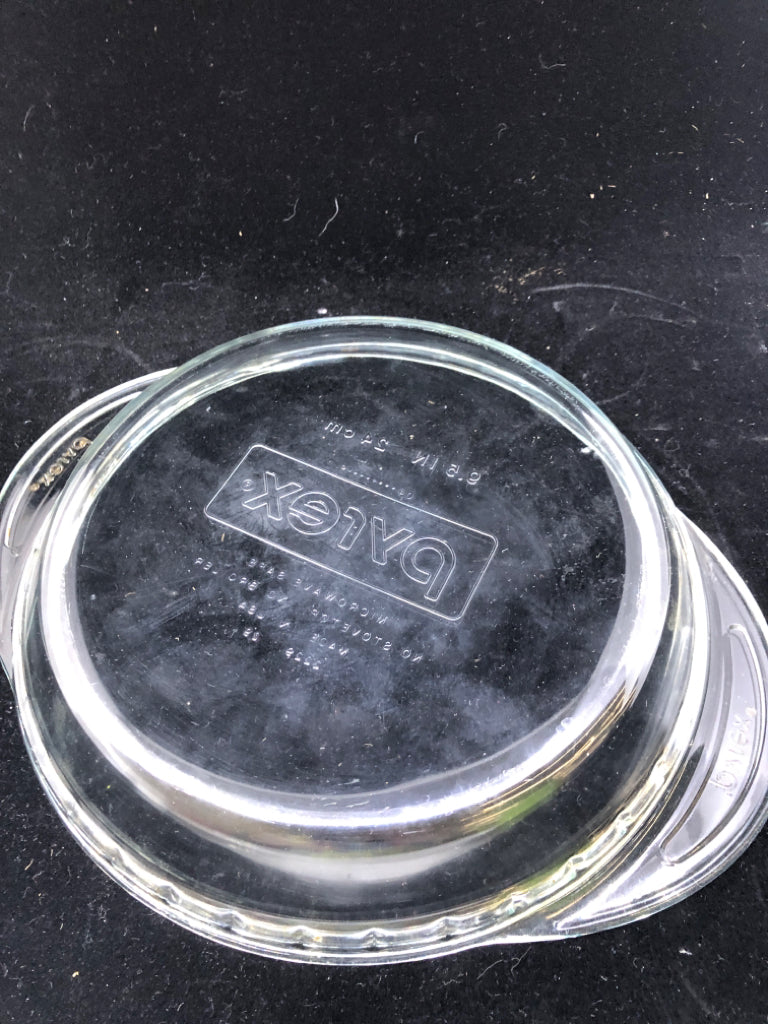 PYREX PIE DISH W/HANDLES.