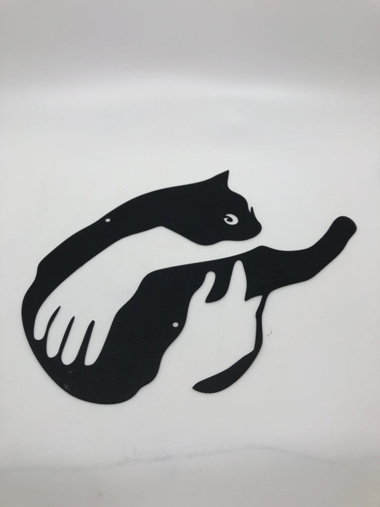 BLACK METAL CAT SILHOUETTE.