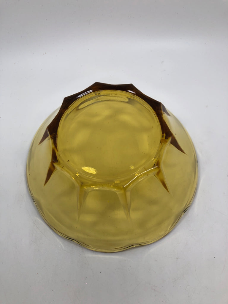 AMBER GLASS SCALLOPED BOWL.