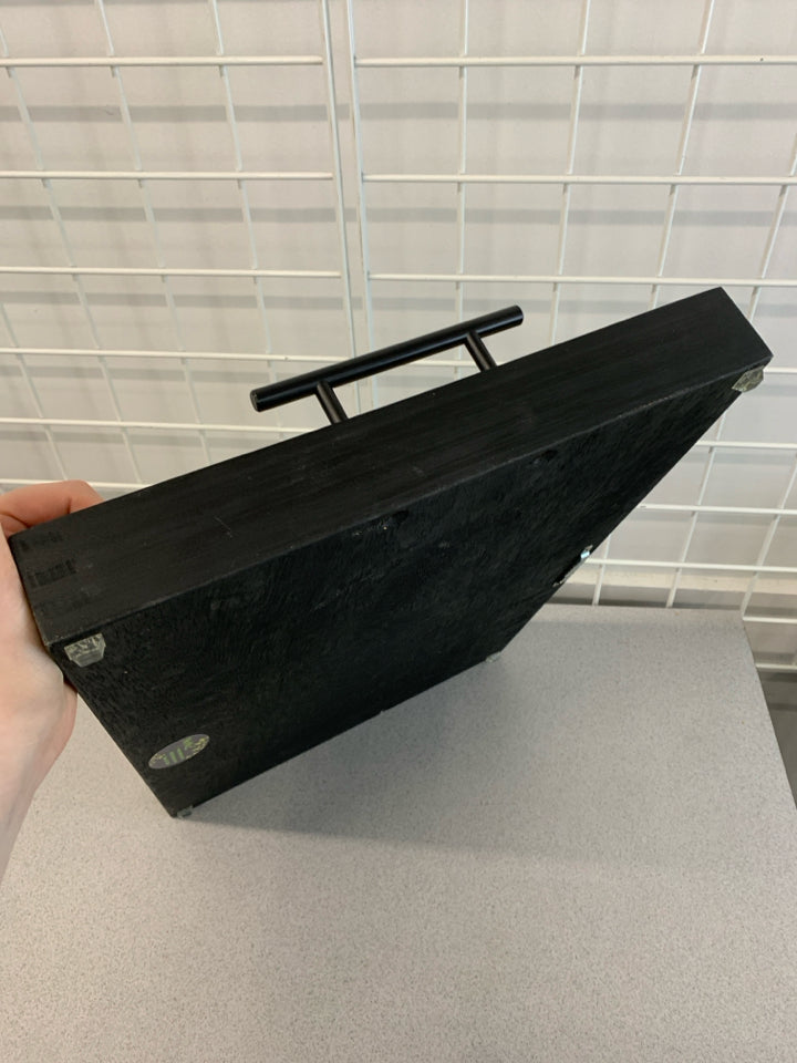 CARDINAL ON BRANCH BLACK WOOD TRAY W/HANDLES.