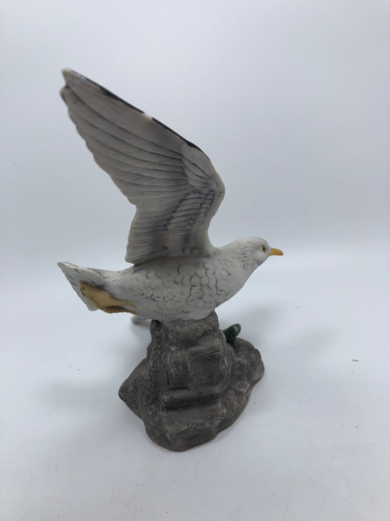 LEFTON CHINA SEAGULL/FISH FIGURINE.