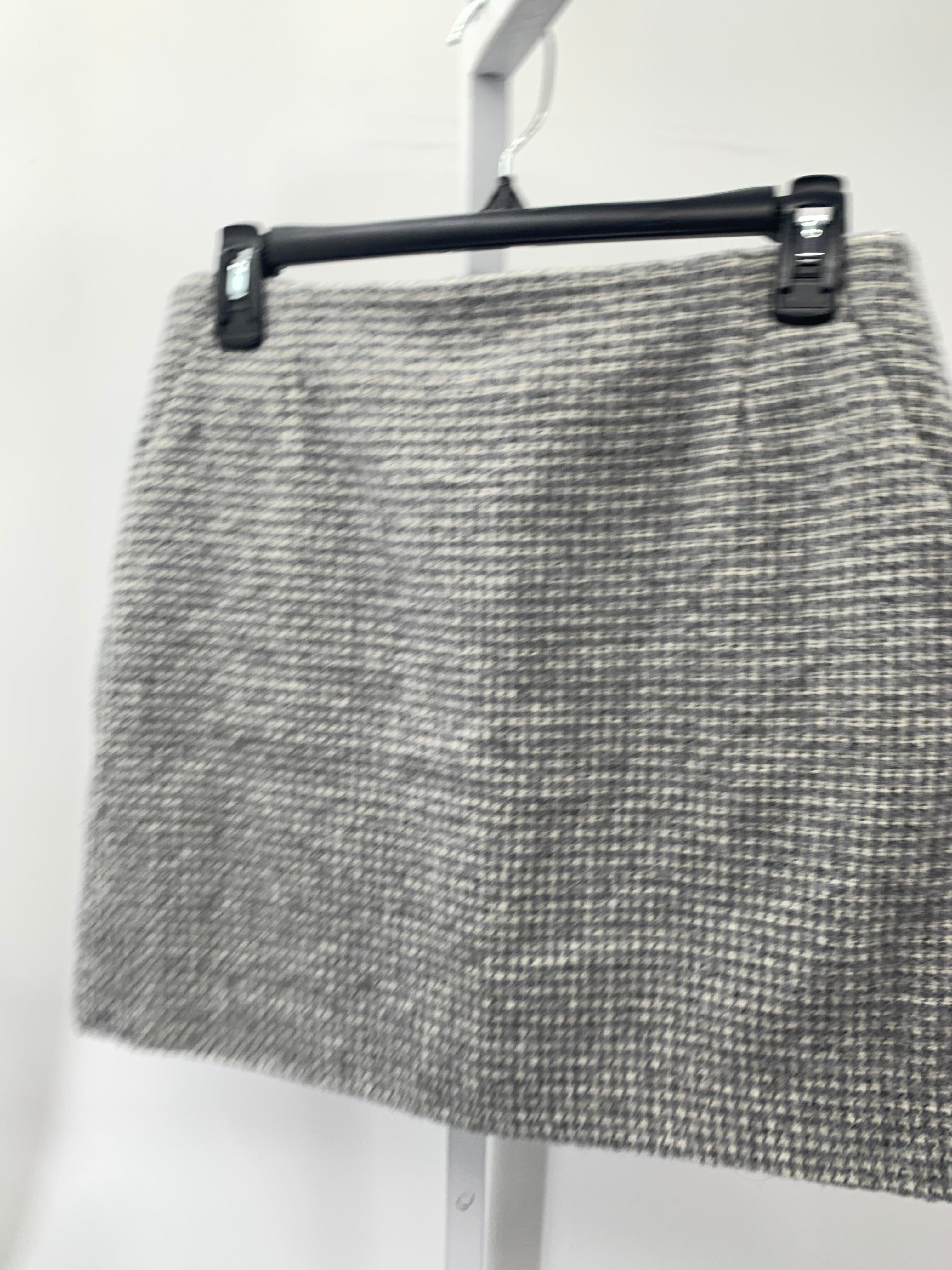 Uniqlo Size 4 Misses Skirt