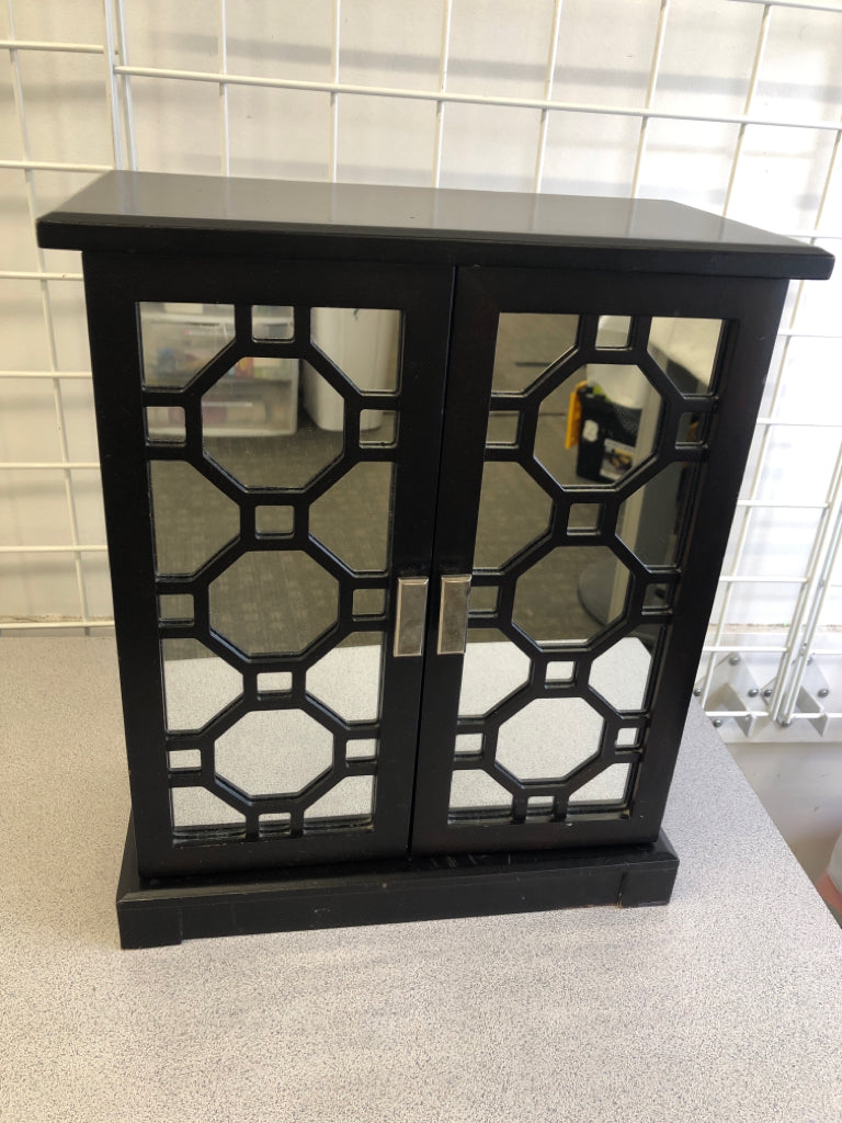 DK WOOD JEWELRY BOX W/FLIP LID 5 DRAWERS.