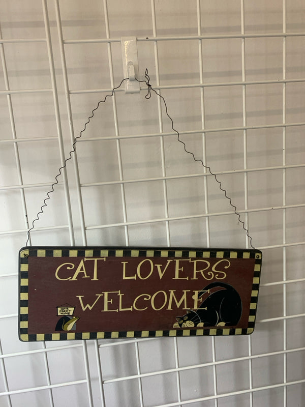 CAT LOVERS WELCOME.