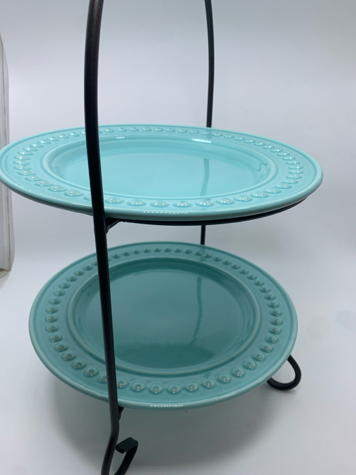 2 TIER METAL SERVING STAND W/TEAL BUBBLE EMBOSSED PLATES.