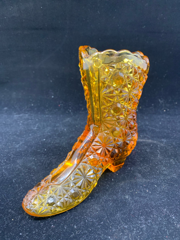 VTG AMBER GLASS STAR PATTERN BOOT.