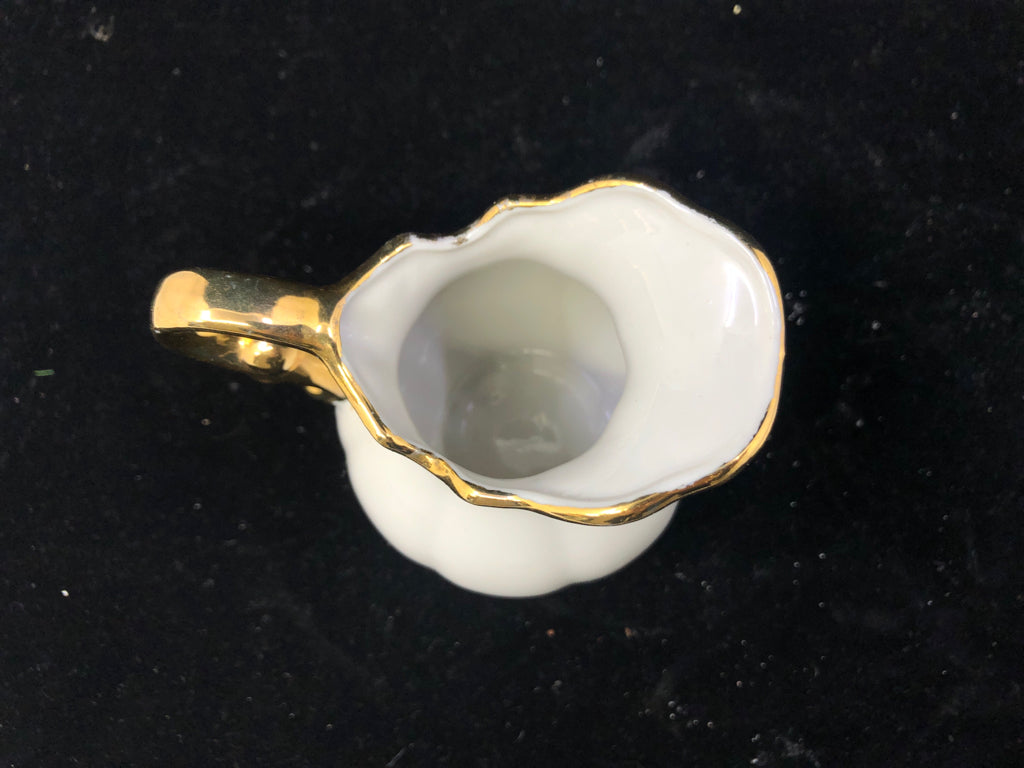 VTG SMALL RICHELIEU WHITE/GOLD PITCHER+WASH BASIN.