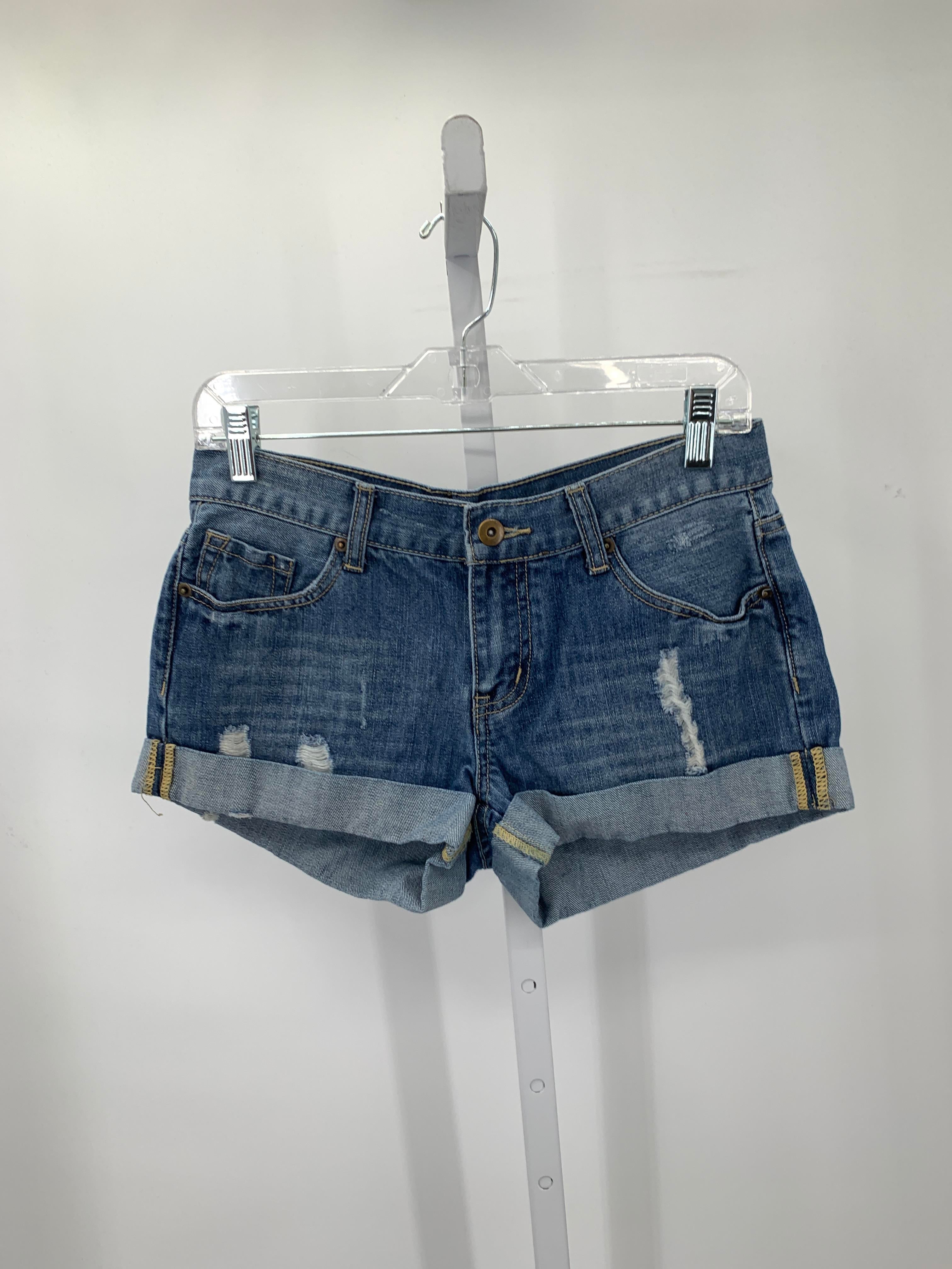 21 Denim Size 2 Juniors Shorts