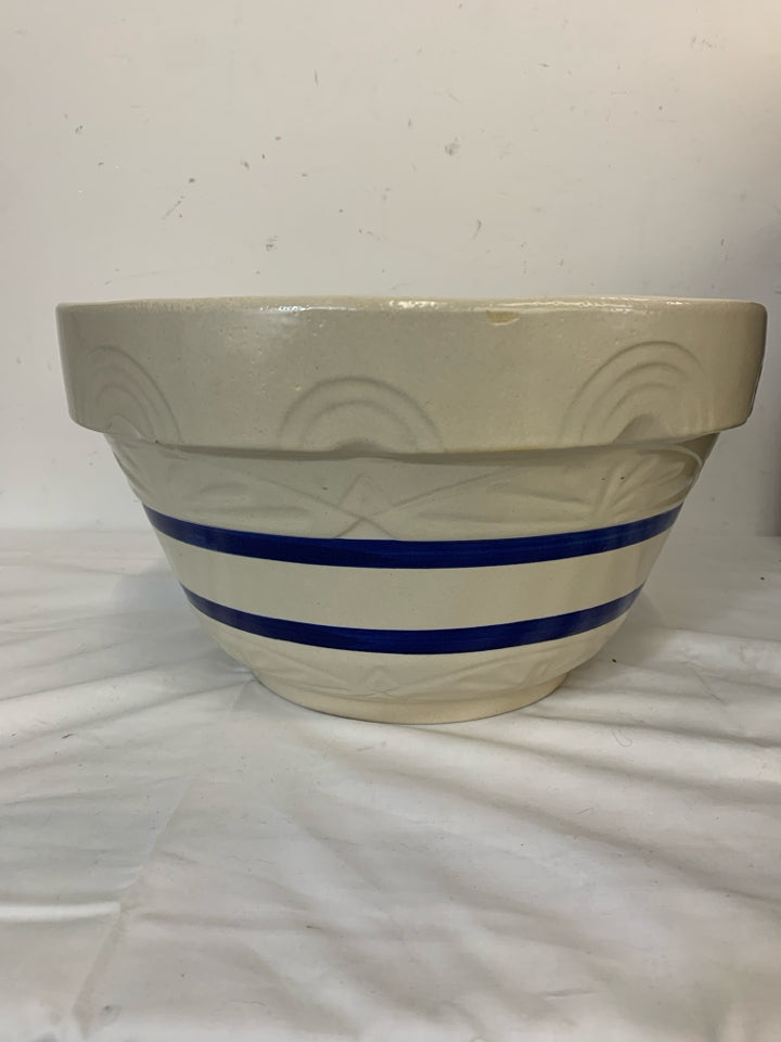 VTG HEAVY CREAM AND BLUE POTTERY BOWL-RANSBOTTOM.