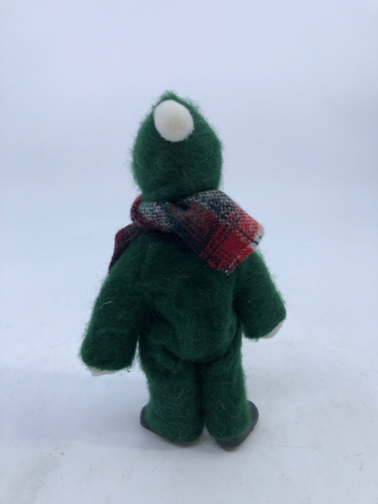 BOY IN GREEN SUIT W/ RED PLAID SCARF BYERS' CHOICE.