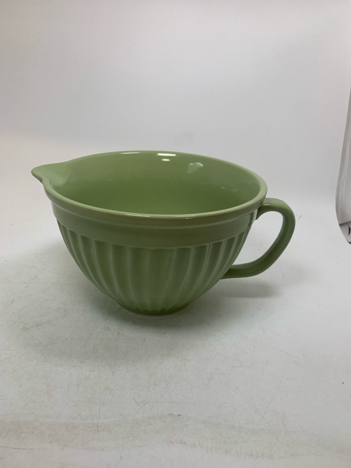 RIBBED GREEN BATTER BOWL.