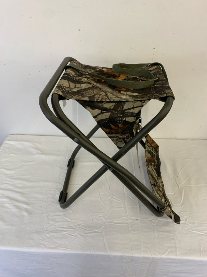 CAMO CAMPING STOOL/ CHAIR.