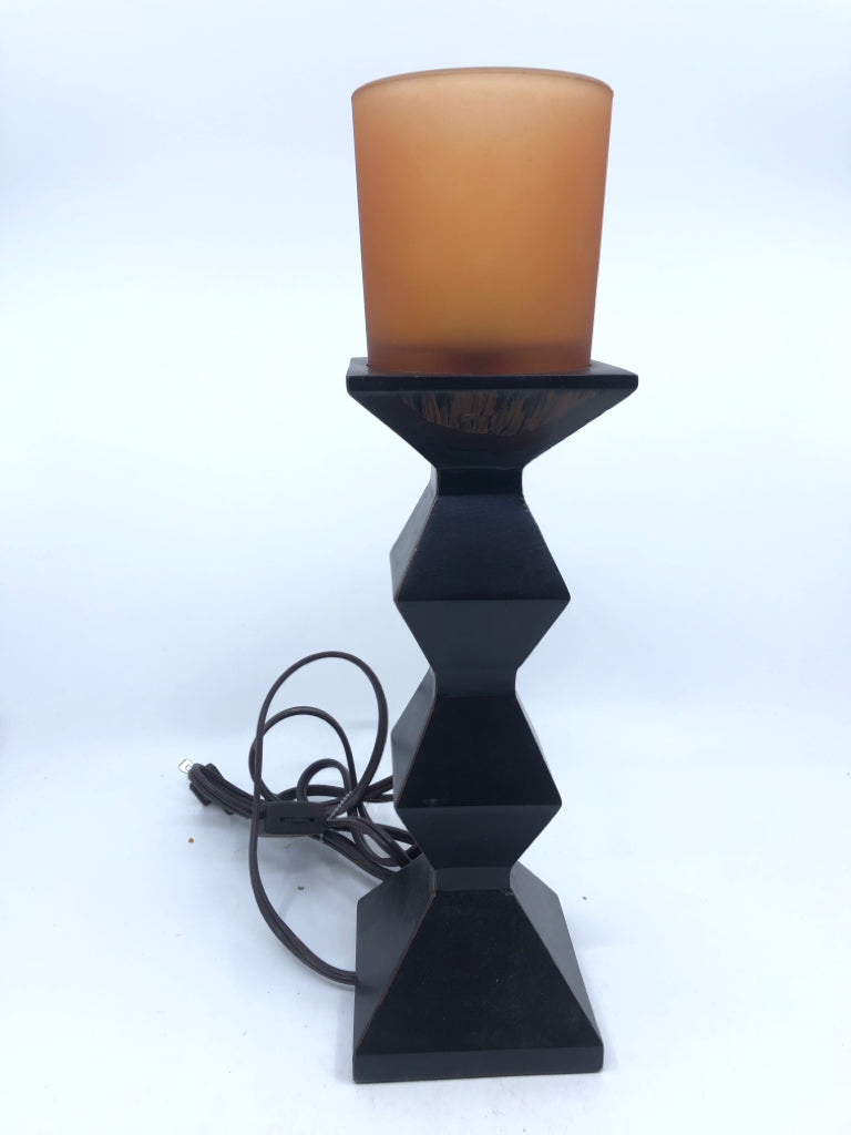 BLACK PILLAR BASE W/ FROSTED ORANGE GLASS LAMP.