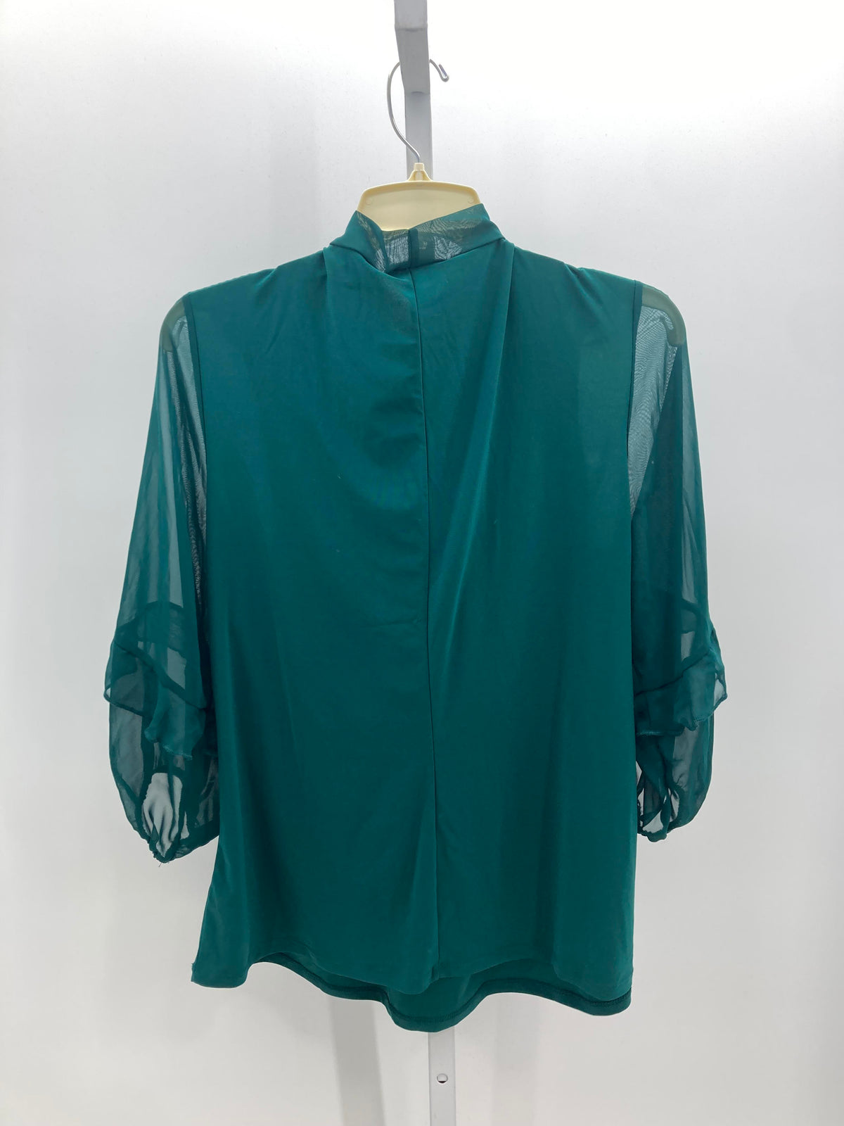 Size Small Misses 3/4 Sleeve Shirt