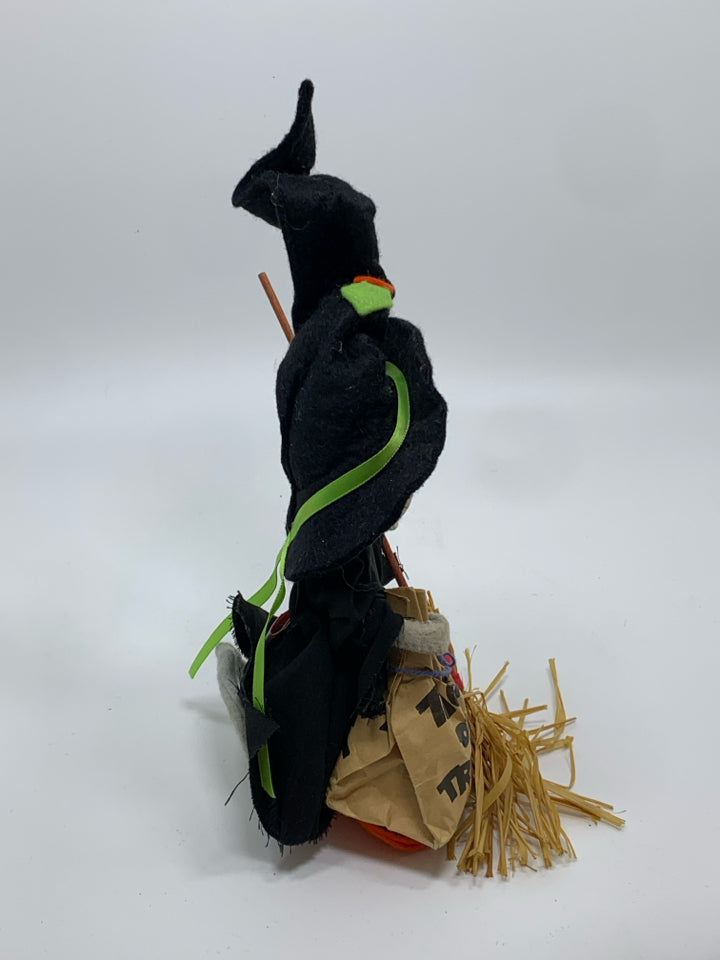 ANNA LEE WITCH MOUSE.