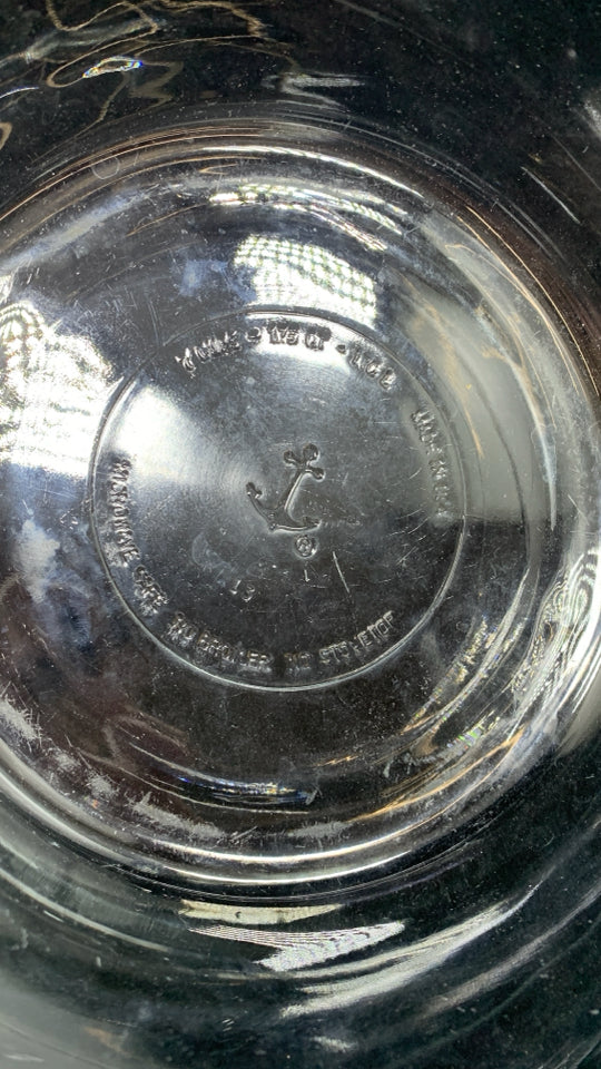 ANCHOR HOCKING MIXING BOWL.