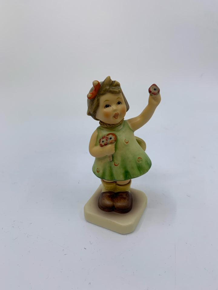 VTG FOREVER YOURS #793 HUMMEL CLUB EDITION.