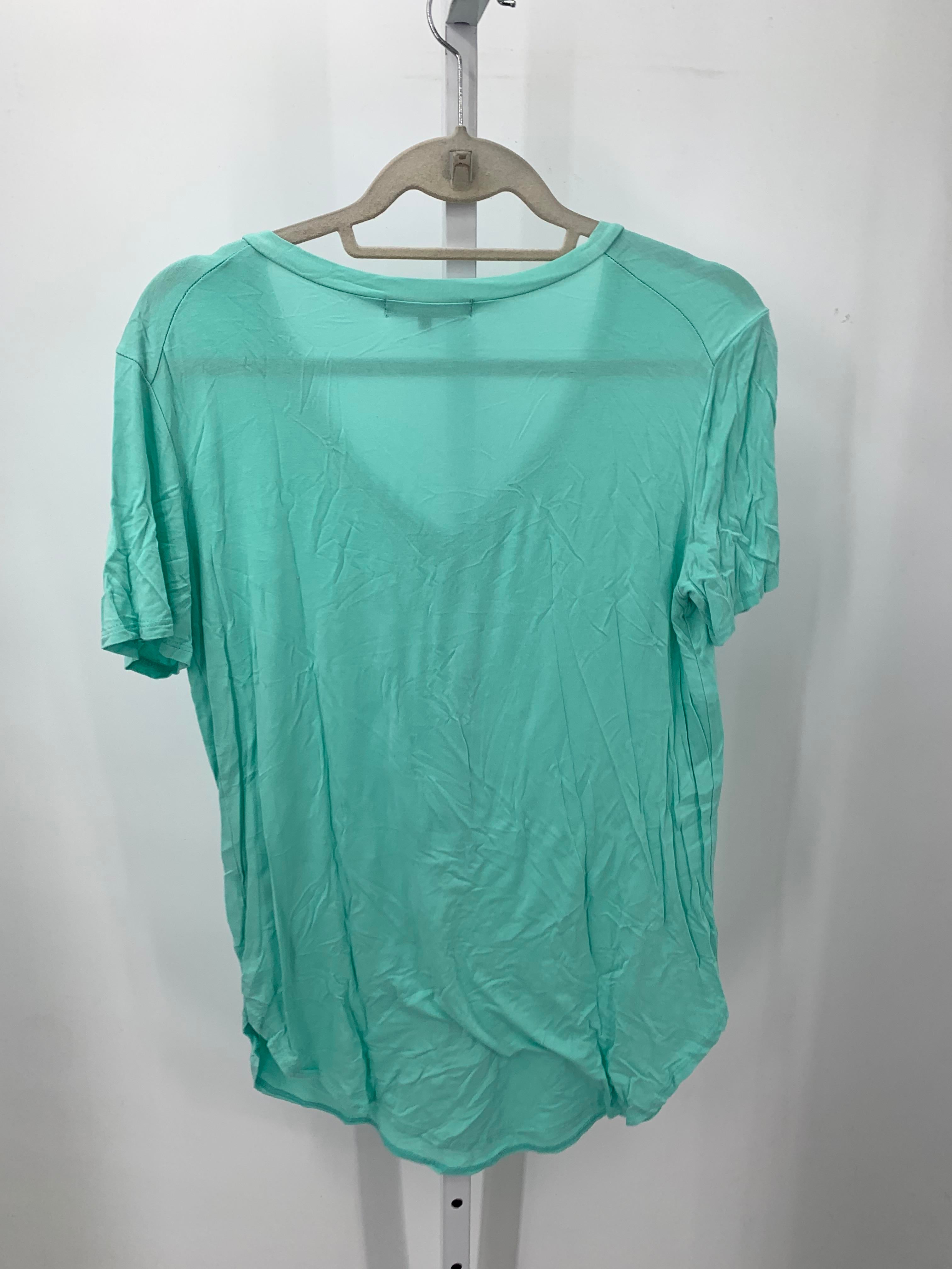 Mia & Tess Size Medium Misses Short Sleeve Shirt