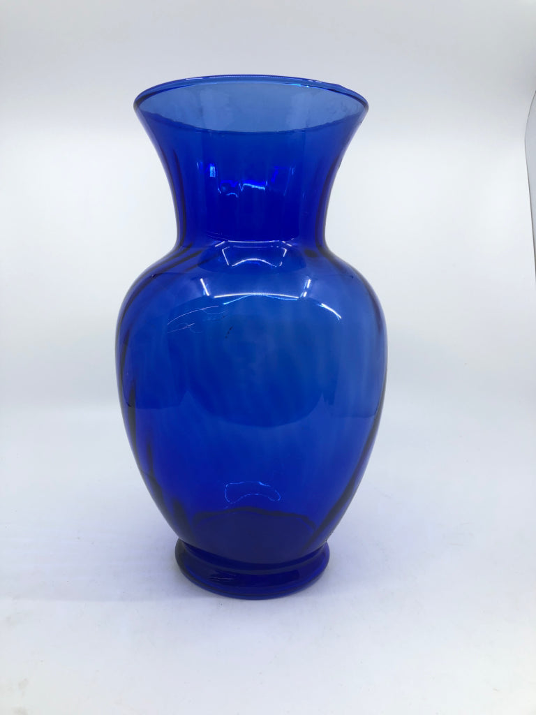 COBALT BLUE GLASS VASE.