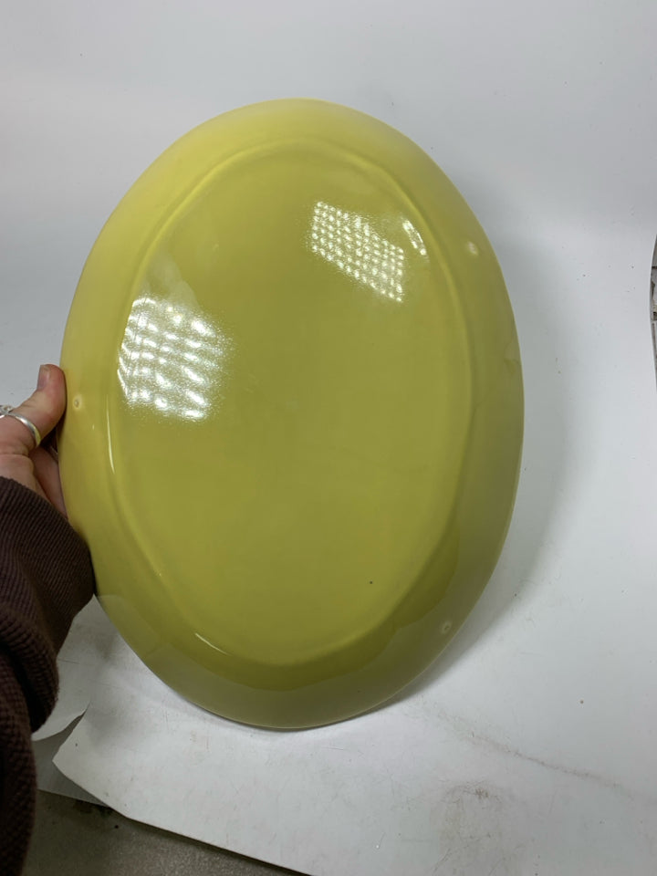 LIME GREEN OVAL PLATTER W/ SCALLOP EDGE.